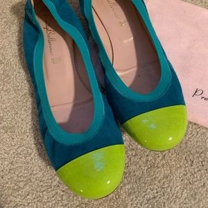 Beautiful, Bright Pretty Ballerinas flats!!